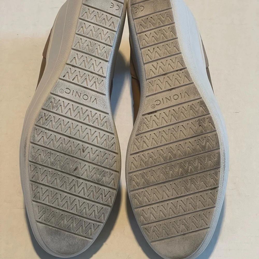 Vionic shoes women’s size 7.5 tan pre-owned‎ condition - Picture 7 of 8